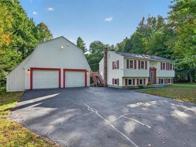 House for sale in Standish, Cumberland County