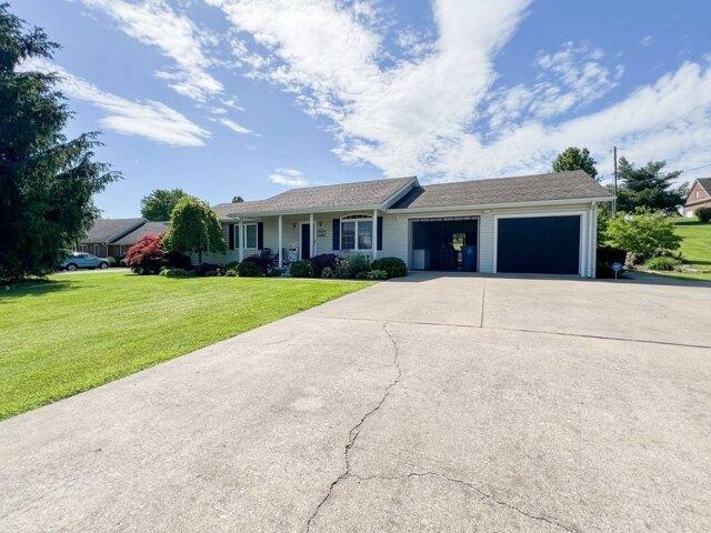 House for sale in Stanford, Kentucky
