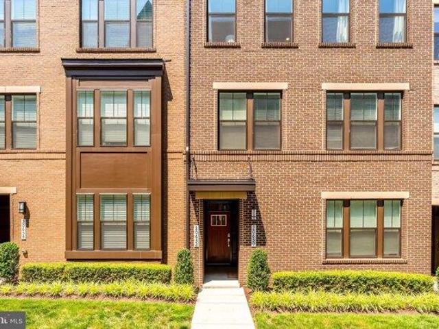 Condo for sale in Sterling