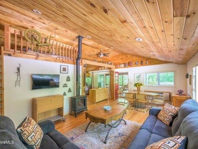 House for sale in Beachwood, Stockbridge