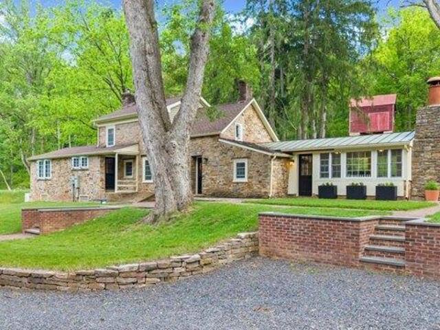 House for sale in Delaware, New Jersey