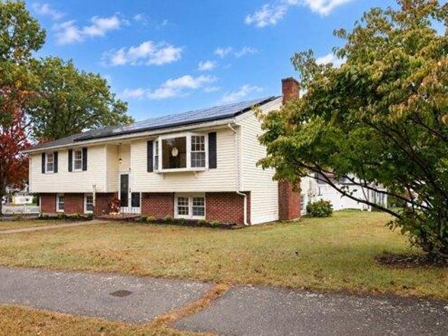 House for sale in Farm Hill, Stoneham