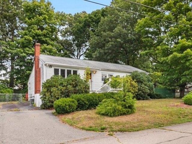 House for sale in Four Corners, Stoughton