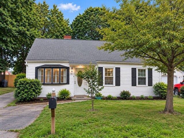 House for sale in Four Corners, Stoughton