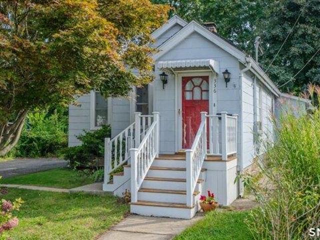 House for sale in Stratford, Greater Bridgeport Planning Region