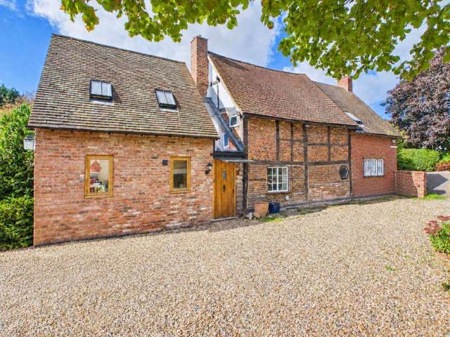Studio for sale in Heronsgate, Three Rivers