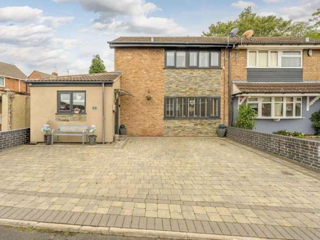 Studio for sale in Pensnett, West Midlands