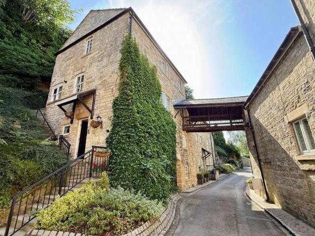Studio for sale in Wetherby, West Yorkshire
