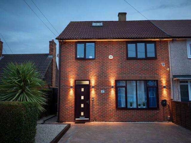 Studio for sale in South Ockendon, Essex