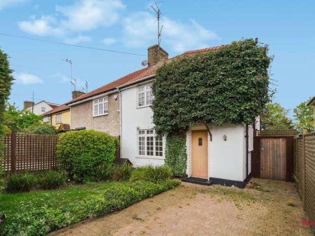 Studio for sale in Colney Hatch, Greater London