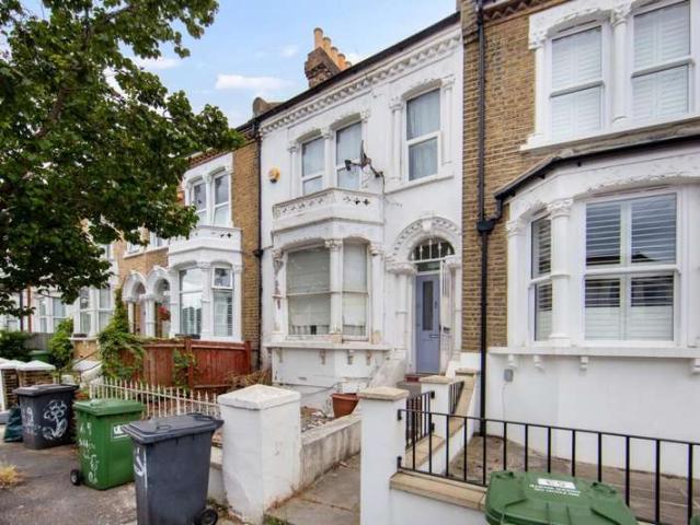 Studio for sale in London Borough of Lewisham, Greater London