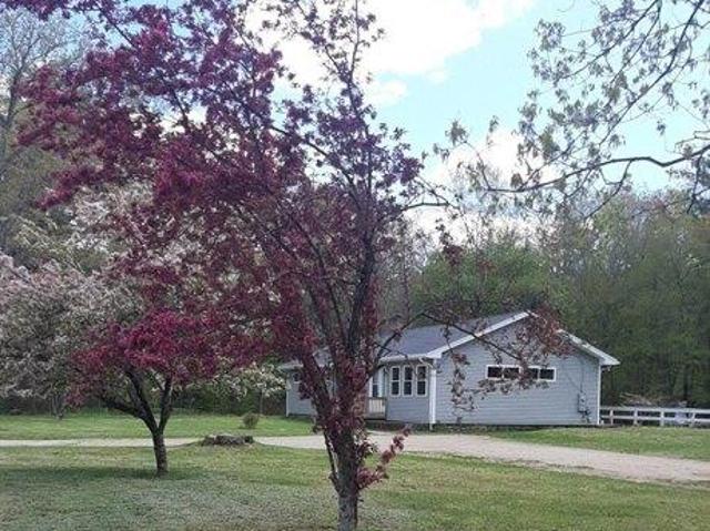 House for sale in Fiskdale, Massachusetts