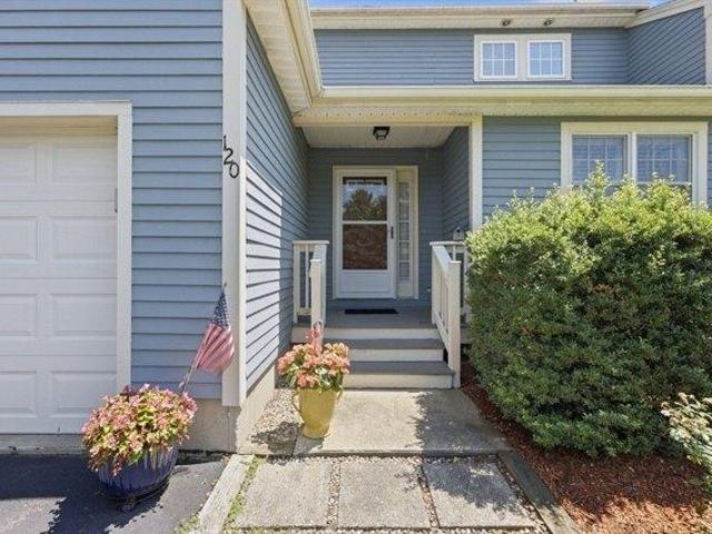 Condo for sale in Fiskdale, Massachusetts