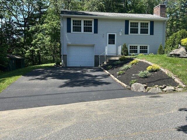 House for sale in Fiskdale, Massachusetts