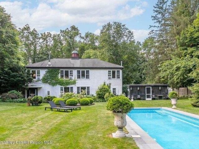 House for sale in Schodack Landing, New York