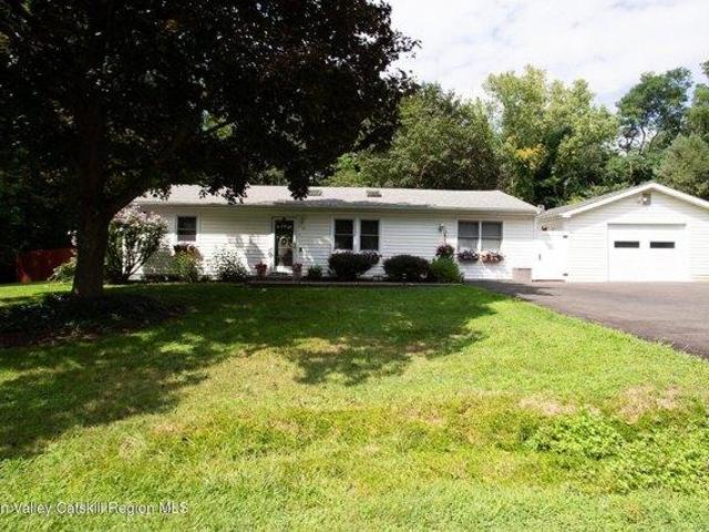 House for sale in Schodack Landing, New York