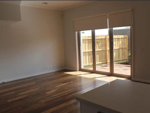 Townhouse for rent in Camerons Creek, Victoria