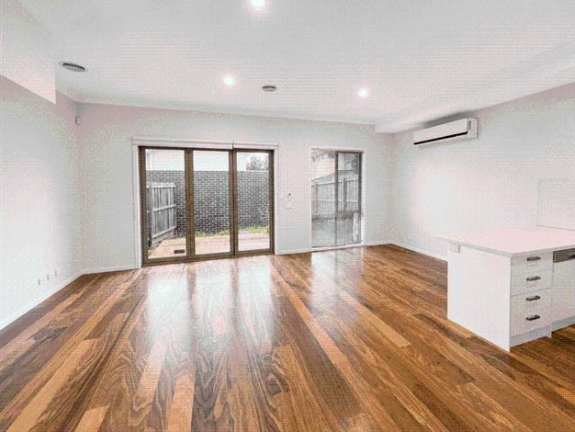 Townhouse for rent in Camerons Creek, Victoria