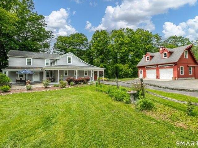 House for sale in Suffield, Connecticut