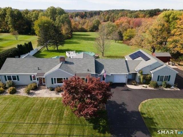 House for sale in Suffield, Connecticut