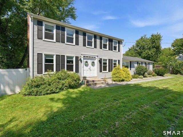 House for sale in Suffield, Connecticut