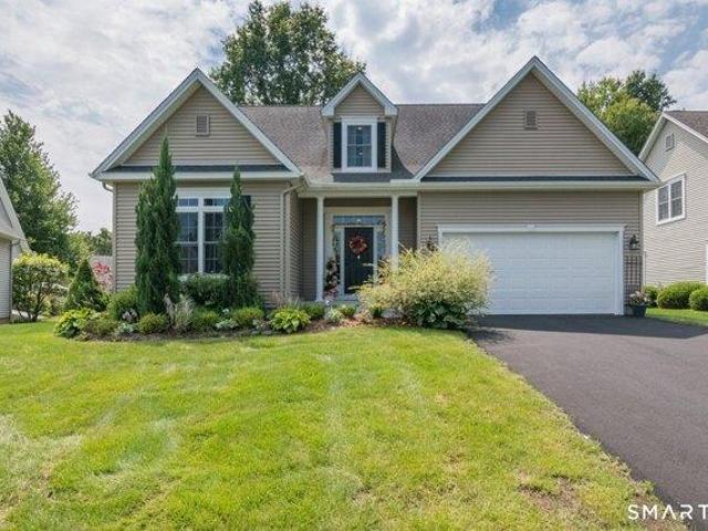 House for sale in Suffield, Connecticut