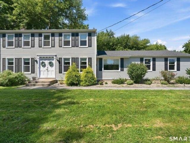 House for sale in Suffield, Connecticut