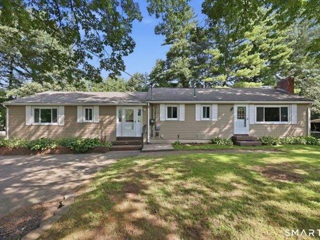 House for sale in Suffield, Connecticut