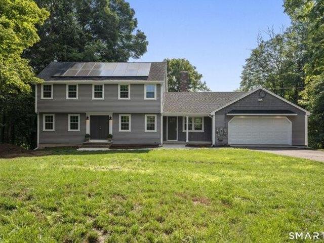 House for sale in Suffield, Connecticut