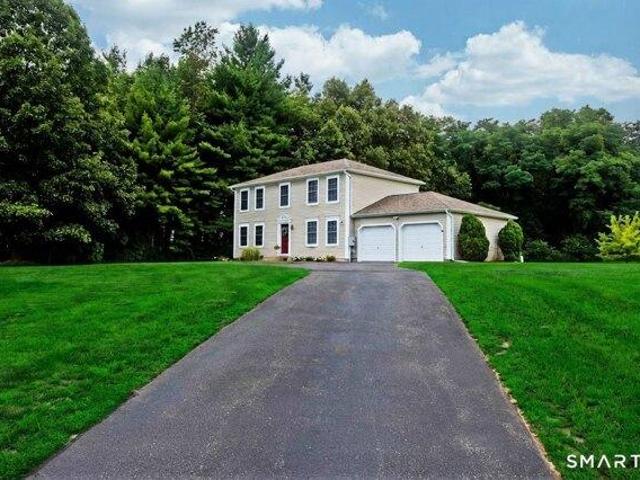 House for sale in Suffield, Connecticut