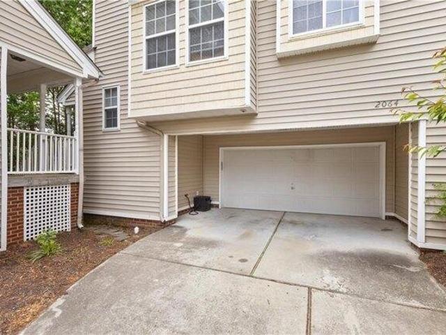 Condo for sale in Suffolk