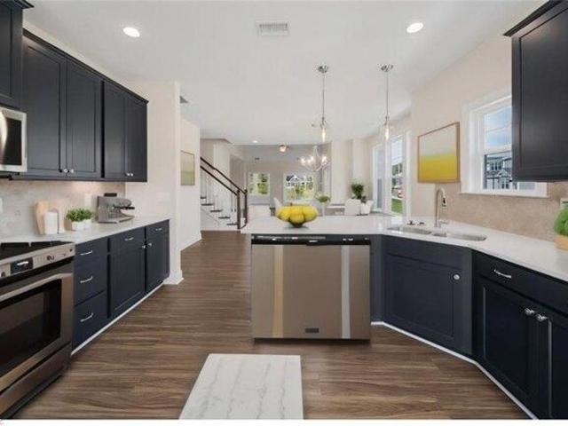 Condo for sale in Suffolk