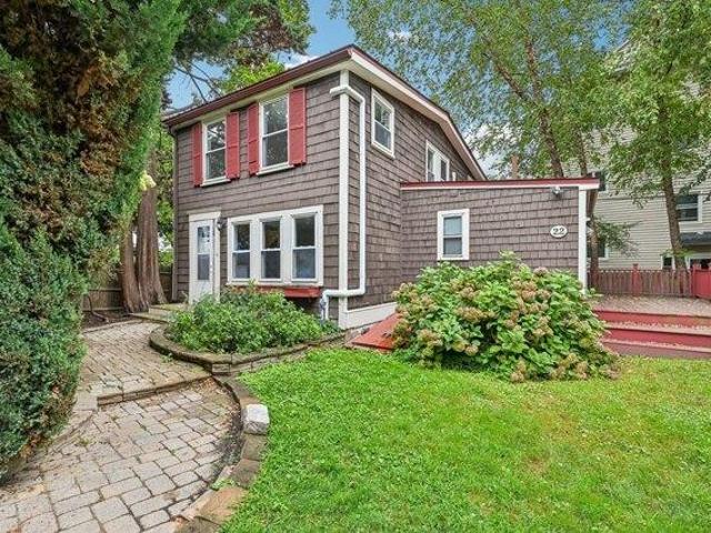 House for sale in Swampscott, Essex County