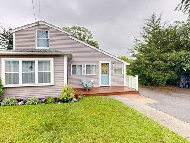 House for sale in Ocean Grove, Swansea