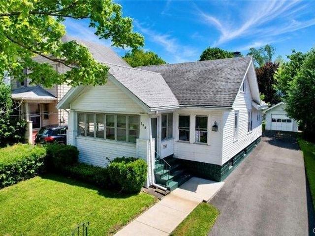 House for sale in Syracuse, New York