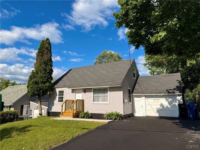 House for sale in Syracuse, New York