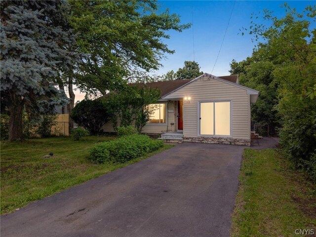 House for sale in Syracuse, New York
