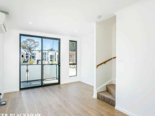 Townhouse for rent in Woden, Australian Capital Territory