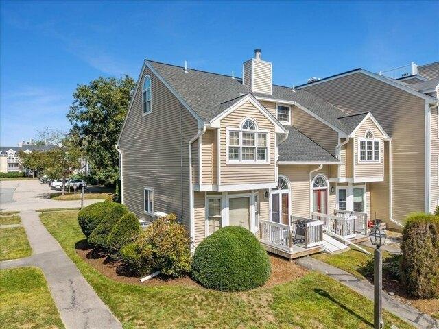Condo for sale in Bristol, Massachusetts