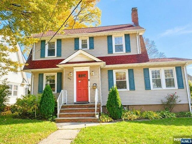 House for sale in Teaneck, New Jersey