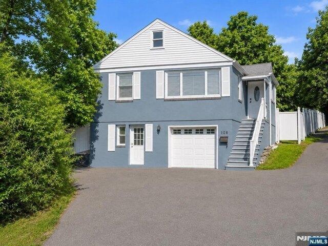 House for sale in Tenafly, New Jersey