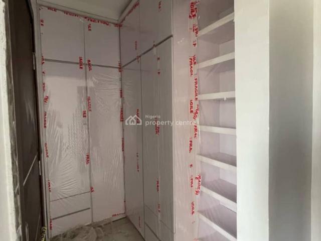 Detached house for sale in Lekki, Lagos