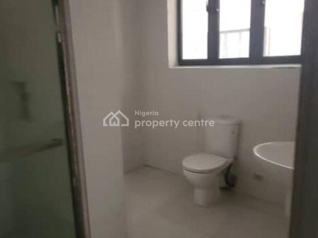 Detached house for sale in Eti Osa, Lagos