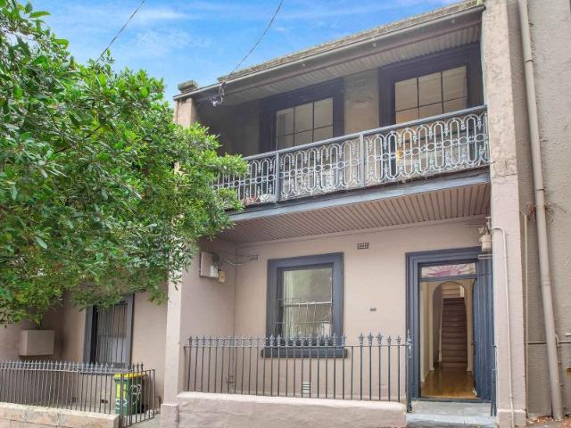 Townhouse for rent in Sydney, New South Wales