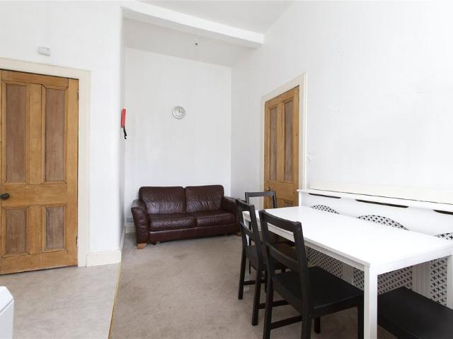 Apartment for rent in Hillside, Leith