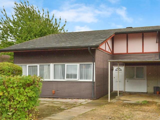 Bungalow for sale in Bletchley, Milton Keynes