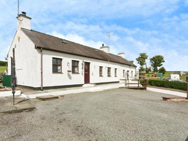 Bungalow for sale in Llanfachraeth