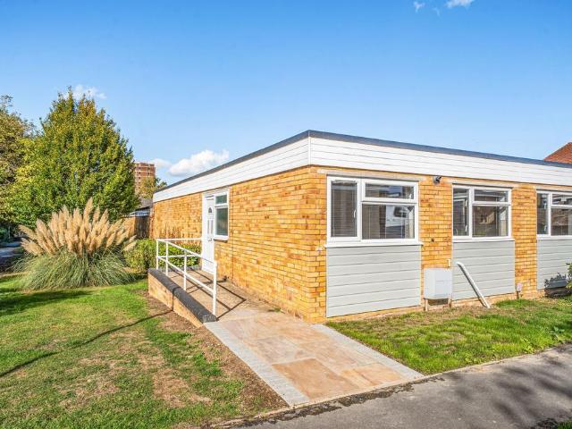 Bungalow for sale in Lychpit, Basingstoke and Deane