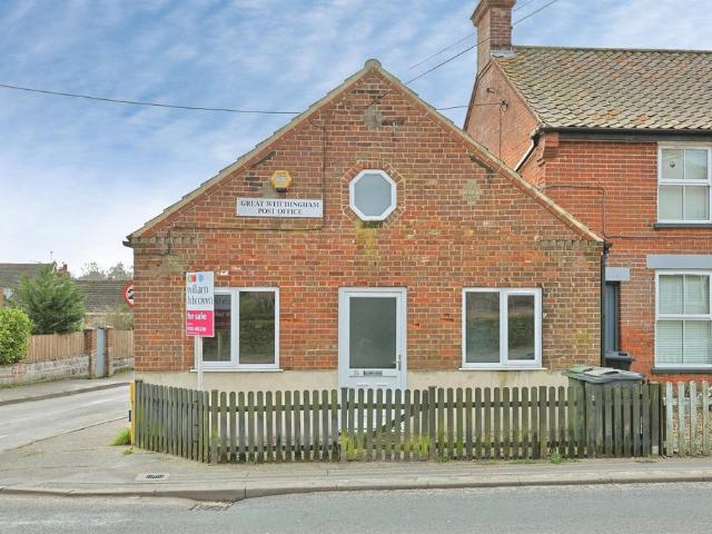 Bungalow for sale in Lenwade, Crostwick