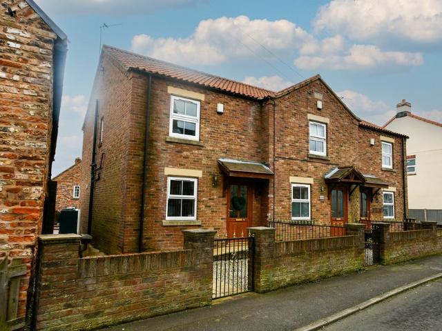 Bungalow for sale in Swinefleet, East Riding Of Yorkshire